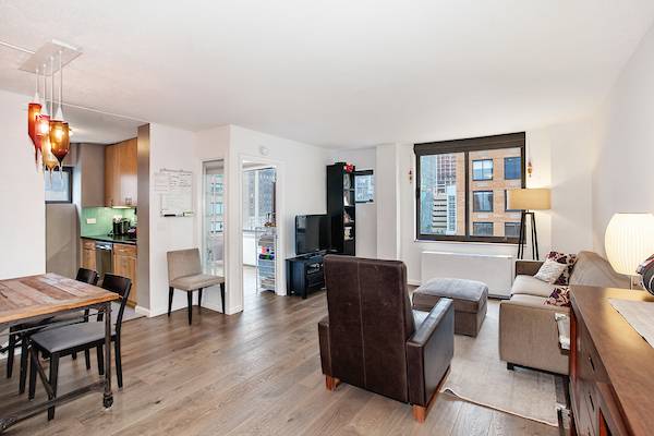 SUN FLOODED CORNER 2 BEDROOM APARTMENT in BATTERY PARK City's PREMIUM CONDO BUILDING Renovated Kitchen with Stainless Steel Appliances, Updated Bathroom, Custom Closets, Large Windows, North amp ; East Facing, ...