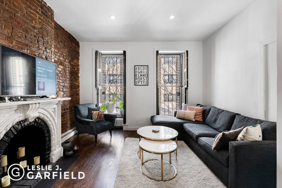 530 State Street is a 20' wide townhouse on a prime, tree lined block in the heart of Boerum Hill.