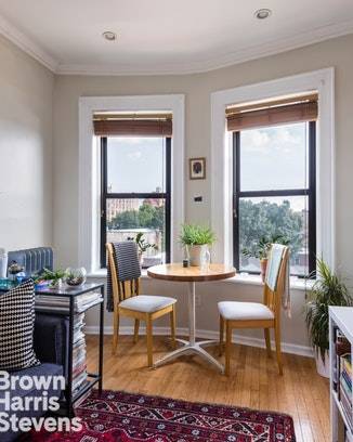 This light, bright and airy one bedroom cooperative apartment features 5 windows facing south over Windsor Terrace gardens and tree lined streets towards Prospect Park.