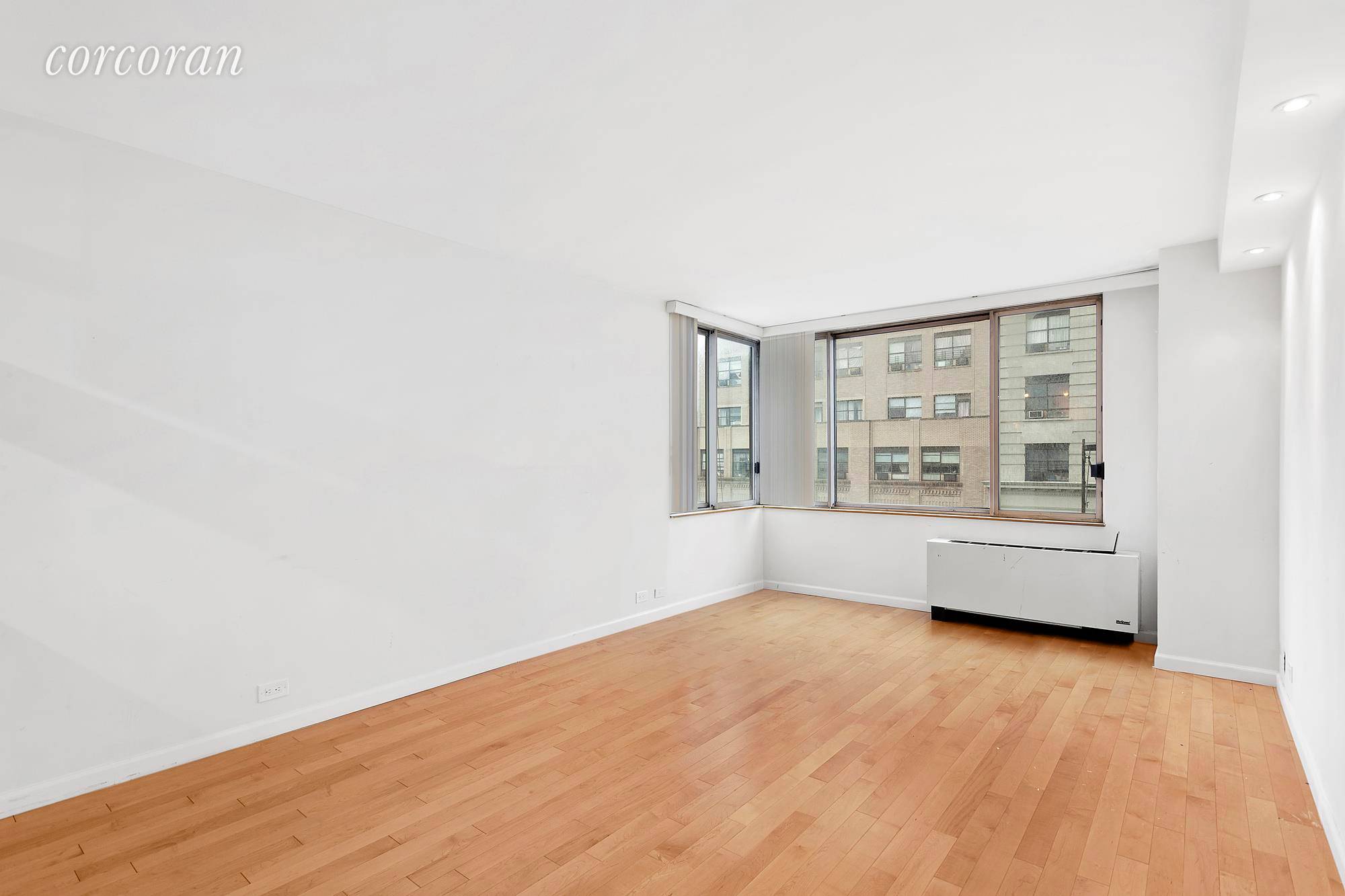 Residence 8G is a beautifully renovated, bright corner one bedroom facing North and West.