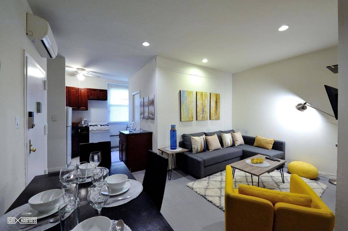 Stay in this comfortable Furnished and relaxing 3 bedroom apartment in Midtown West.