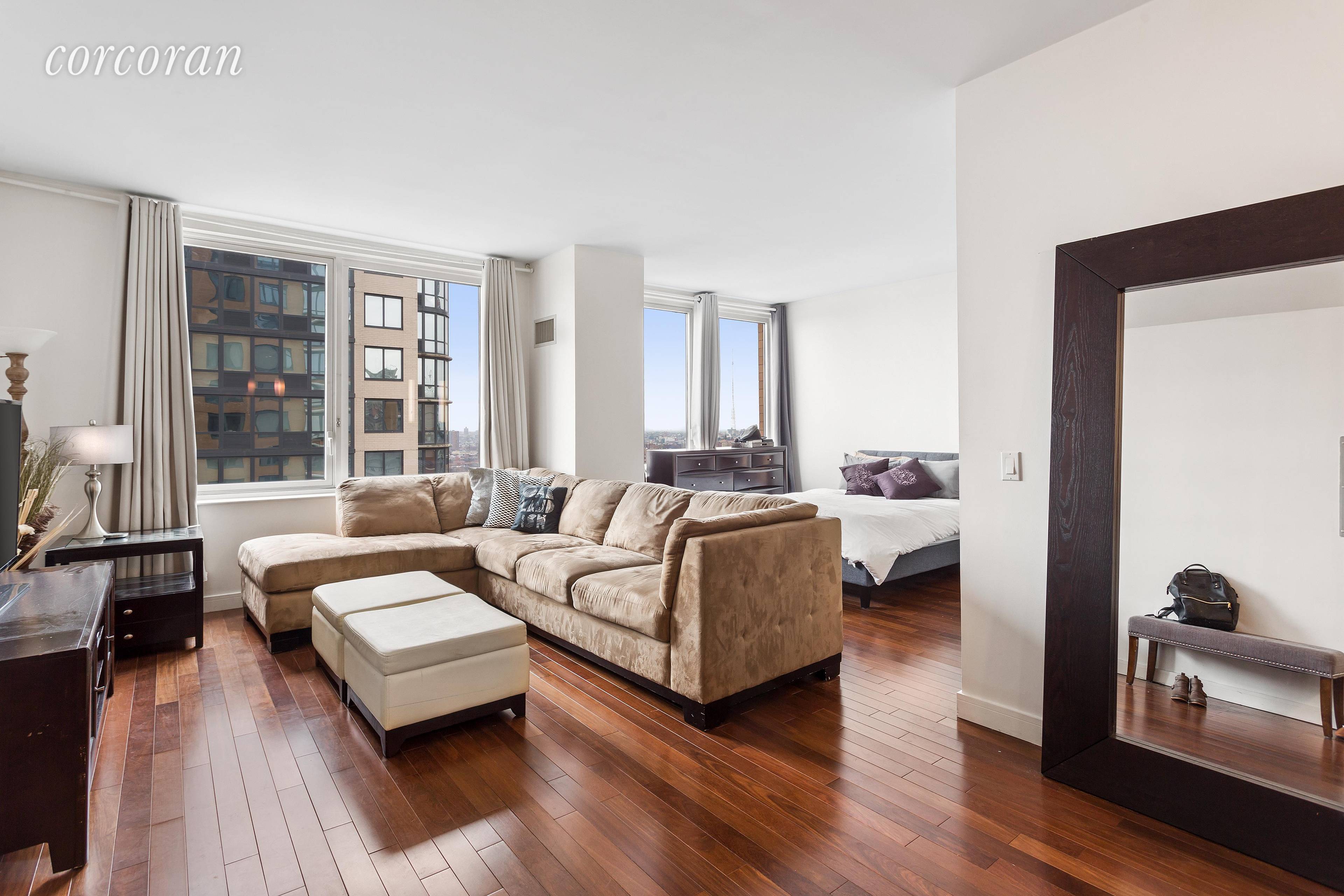 A rare opportunity to embrace one of Downtown Brooklyns most sought after luxury Condominiums, the Oro combines comfort and luxury, defining this bright and spacious alcove studio convertible one bedroom.