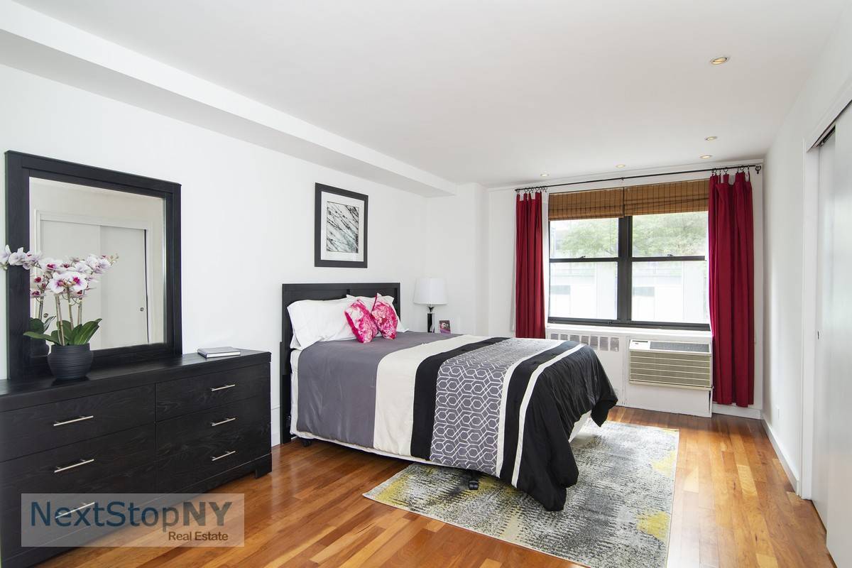 Renovated amp ; Move in ready, Extra Large One Bedroom on Billionaires Row !