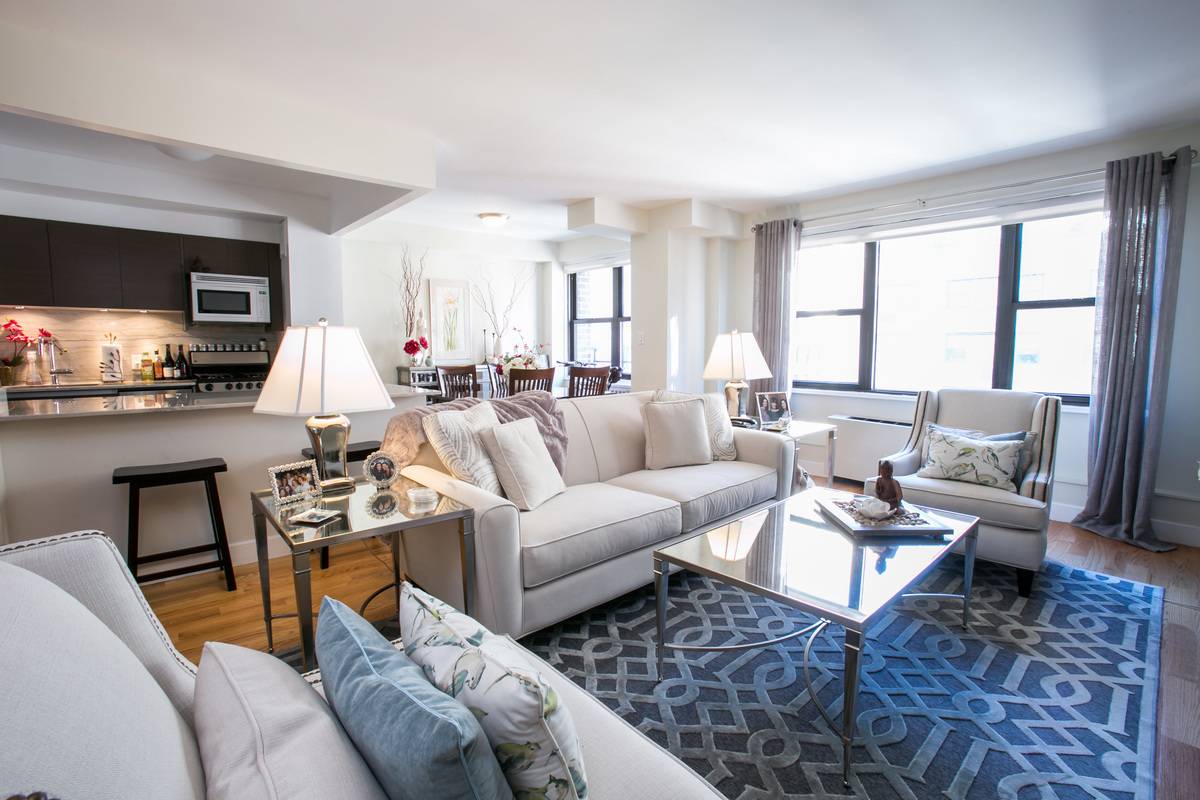 Spectacular Luxury One Bedroom Apartment in Murray Hill. Will Not Last!!