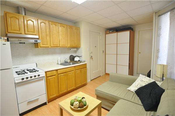 NO FEE & 2 MONTHS FREE! Beautiful 1BD in the heart of NoLita w/ 2 large wardrobes!