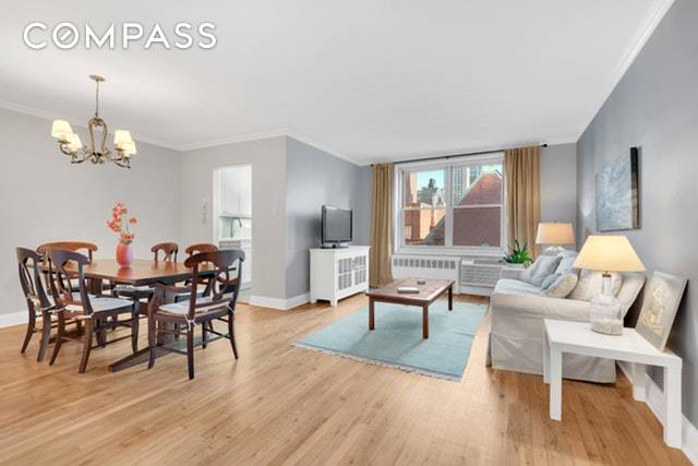 TOP FLOOR UNIT RENOVATED RARELY AVAILABLE Welcome to 309 East 87th Street Apt.
