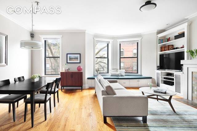 This beautifully updated three bedroom, two bathroom Park Slope home features private outdoor space and endless style in coveted Brownstone Brooklyn.