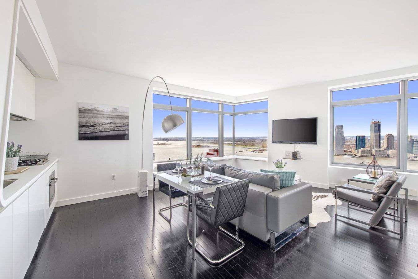 With an immaculate unobstructed water view of the Hudson River and Statute of Liberty from the 48th floor, would offer any owner a soothing sense of serenity from the citys ...