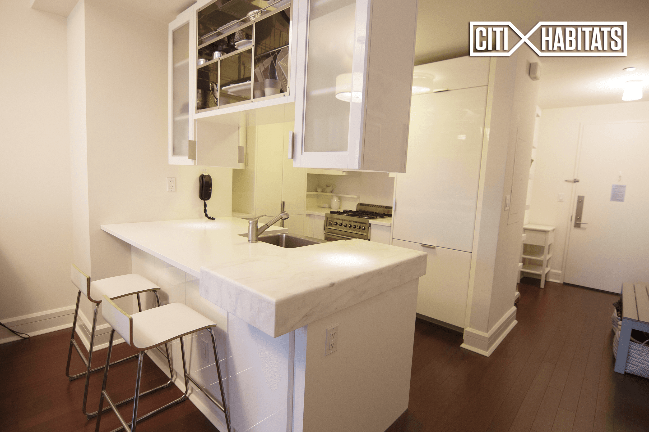 Float above Manhattan in this Huge, Bright, luxurious one bedroom apartment with dynamic views featuring a Washer Dryer in the unit and huge walk in closet !