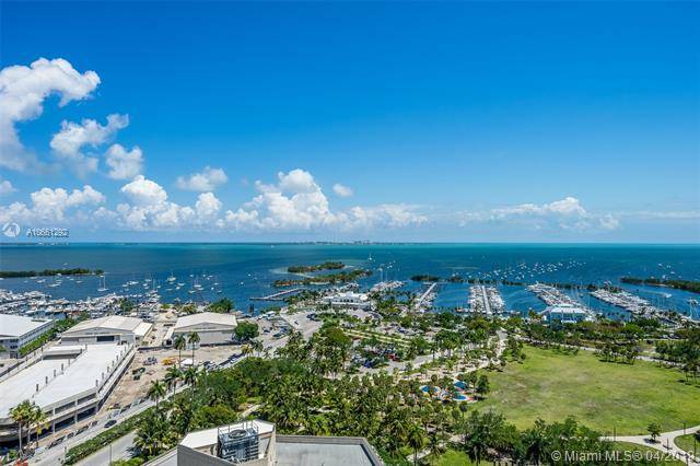 This stunning Lower PH offers amazing panoramic views over Sailboat Bay