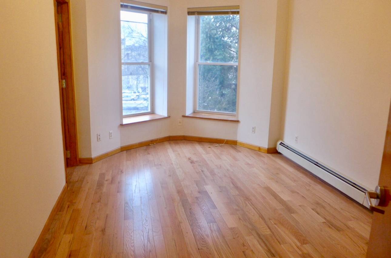 NO FEE**Beautiful 2 Bedroom**Skylight**Nostrand Station**Crown Heights