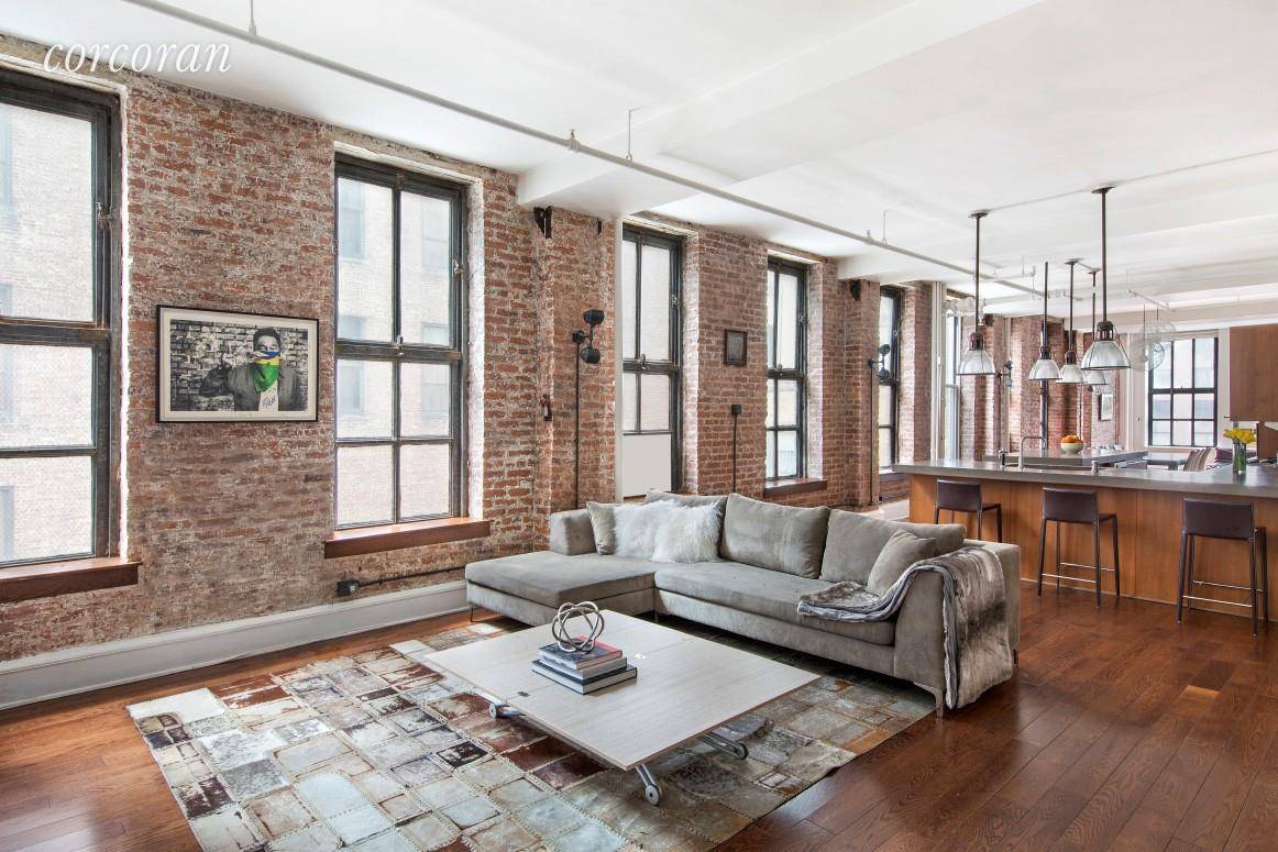 Full Floor in FlatironExceptional 2500sf loft perfectly positioned in the heart of the Flatiron District is now available.