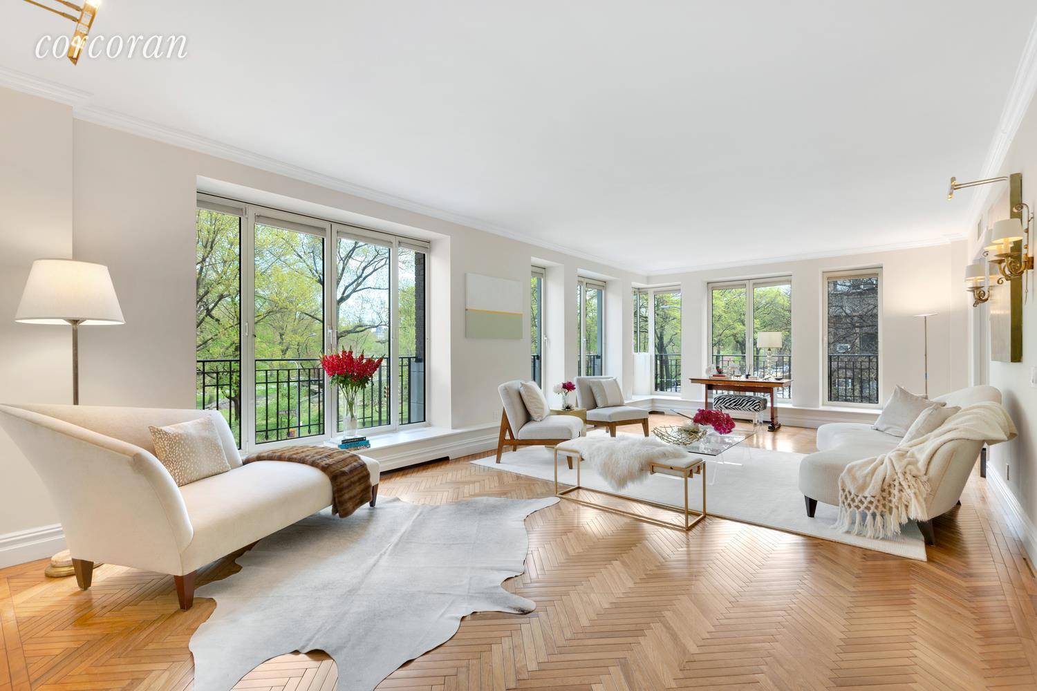 This sun flooded, corner 4 bedroom has direct Central Park views to the east and south with 60 feet of lush Park frontage showcased through floor to ceiling windows.
