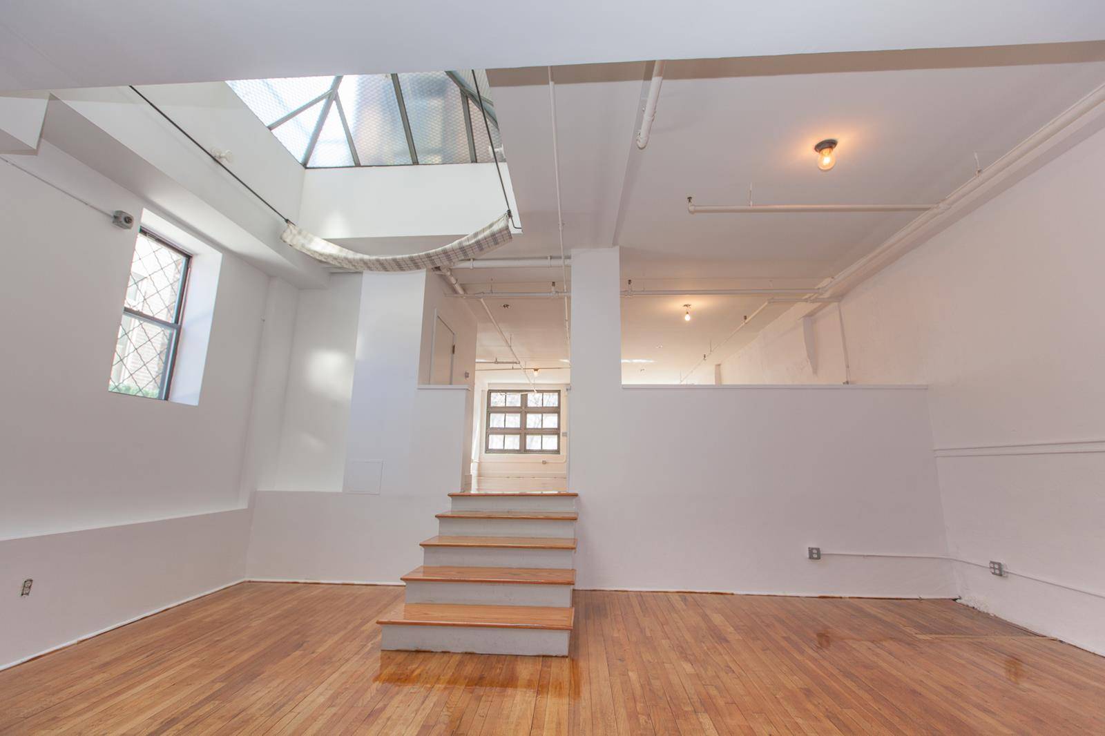 This is a truly unique space in the heart of Williamsburg ; loft like and palatially proportioned, the home is divided into three generous rooms.