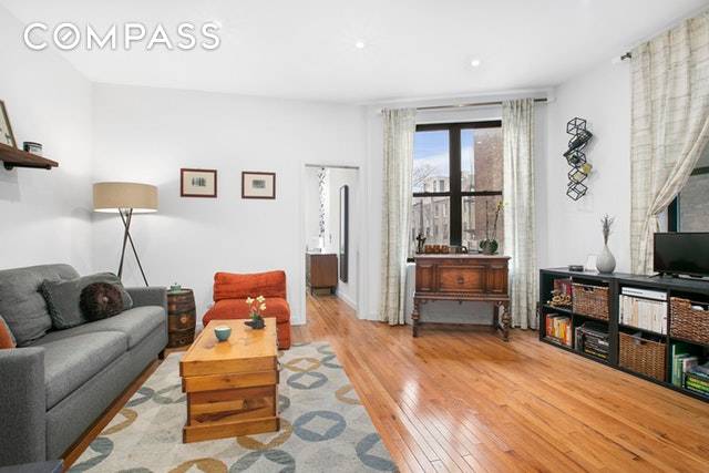 A beautiful, light filled, fully renovated one bedroom in prime Cobble Hill.