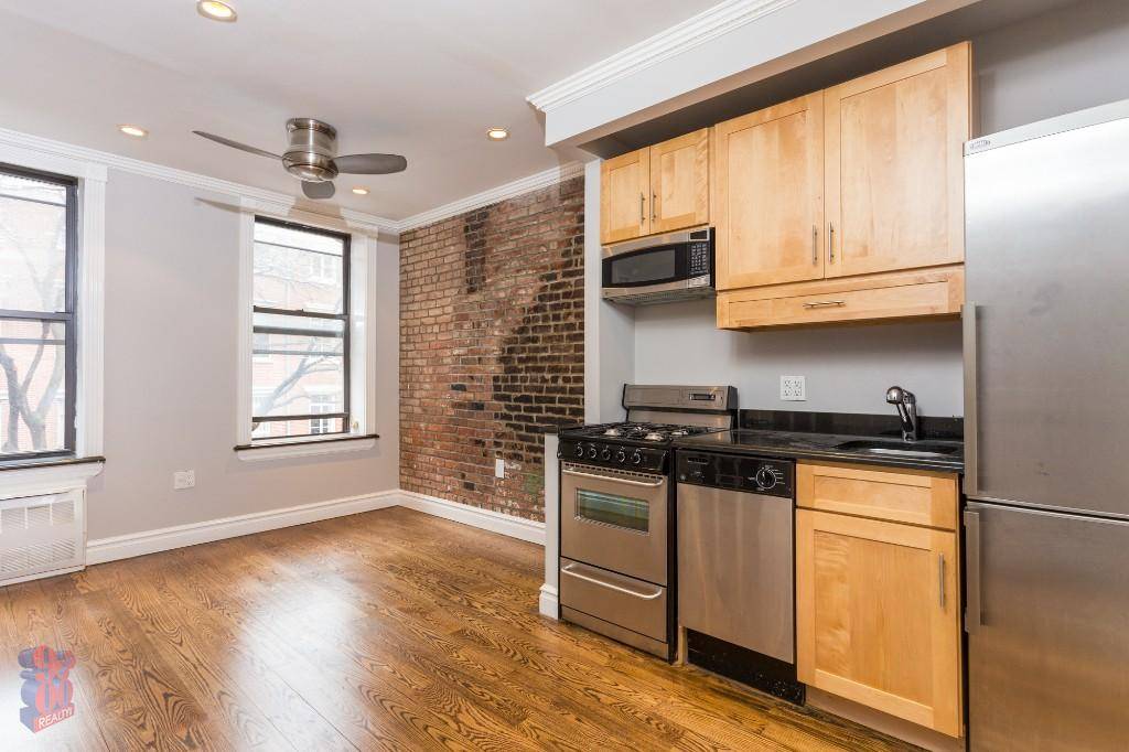 East Village: 2 Bedroom with Washer/ Dryer