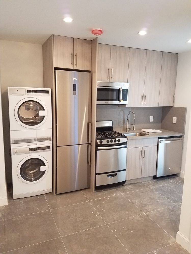 East Village: 3 Bedroom with Washer/ Dryer