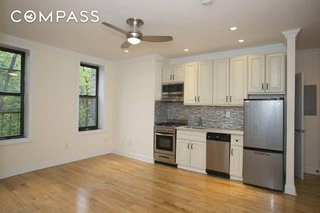 Here's a rare chance to rent a no fee rental in NYC's ultra competitive market.