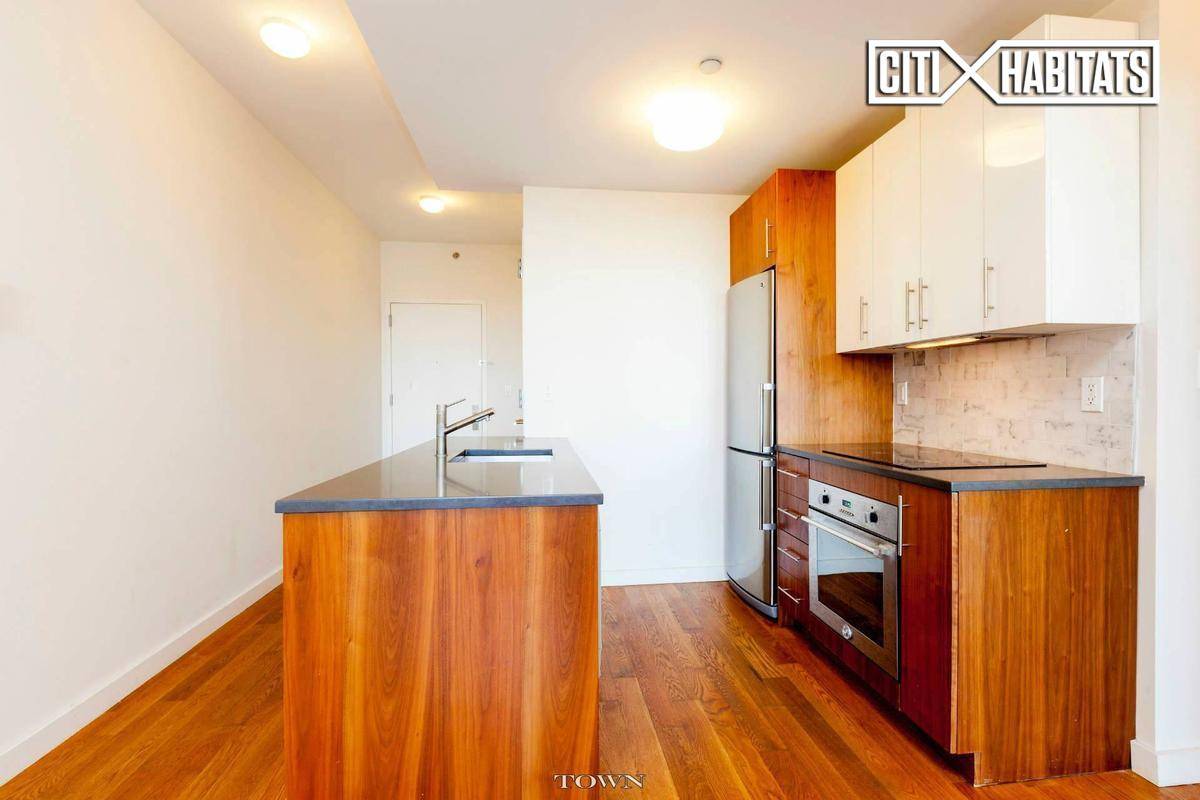 Welcome to 801 Bergen Street This south facing 1 Bedroom apartment has an in unit washer dryer, large balcony, elevator, gym, storage, roof deck and available parking.