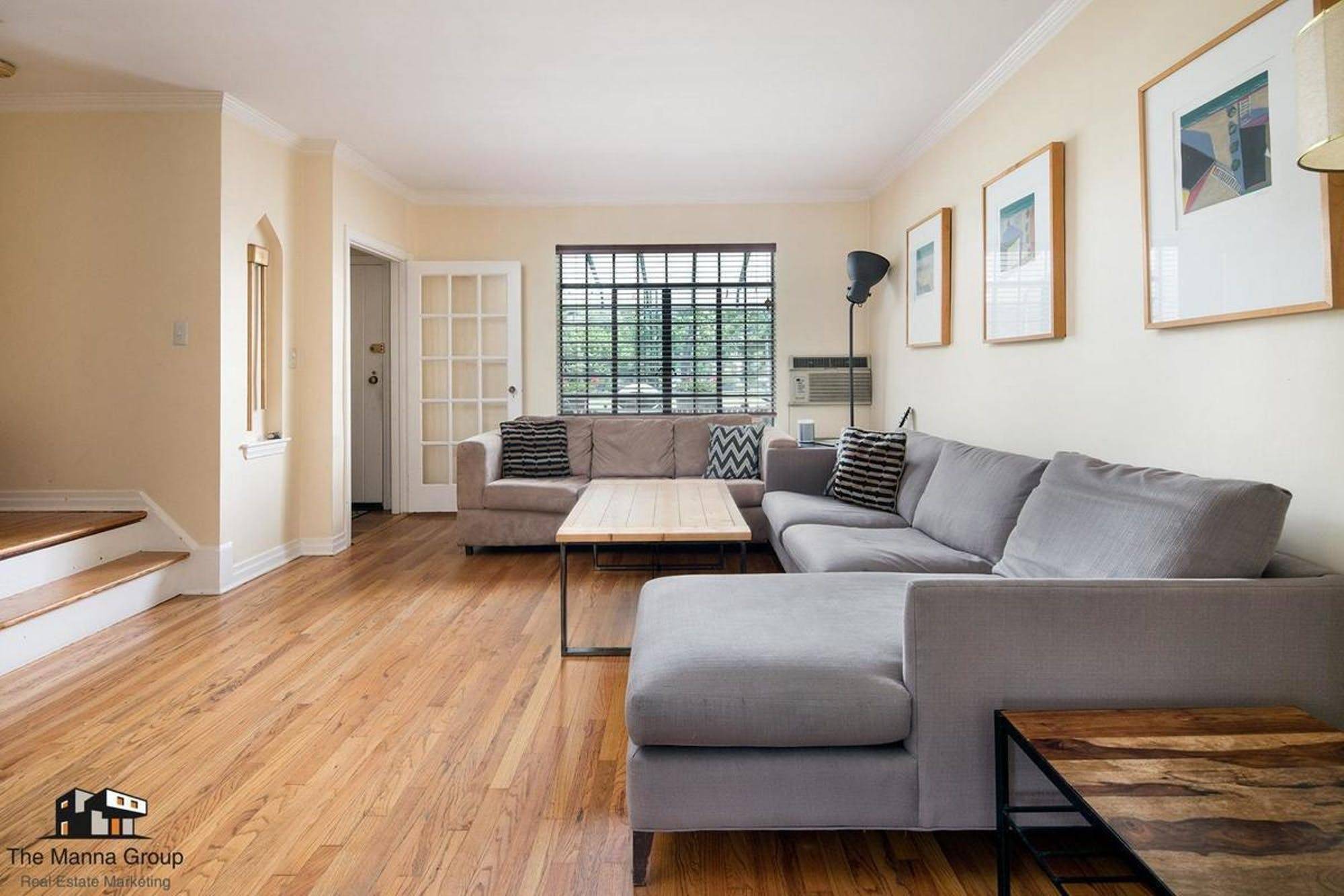 Incredible Parkside Townhouse for Rent in the Heart of Williamsburg, Brooklyn !