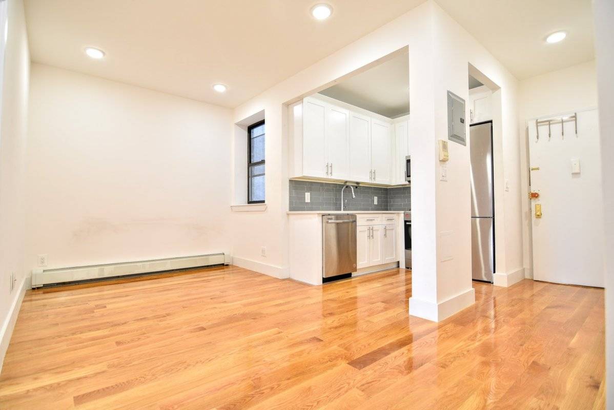 LOCATION Lenox amp ; 137th St SUBWAY The Express 2 3 Trains are at your doorstep This central Harlem 3 bedroom has been fully gut renovated.
