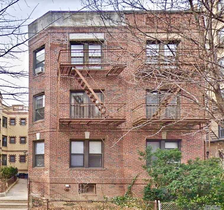 Investment property. This Prime Sunnyside Apartment Building offers investors the rare Opportunity to purchase a Multifamily Building with 6 Units in the Sunnyside neighborhood of Queens County, NY.