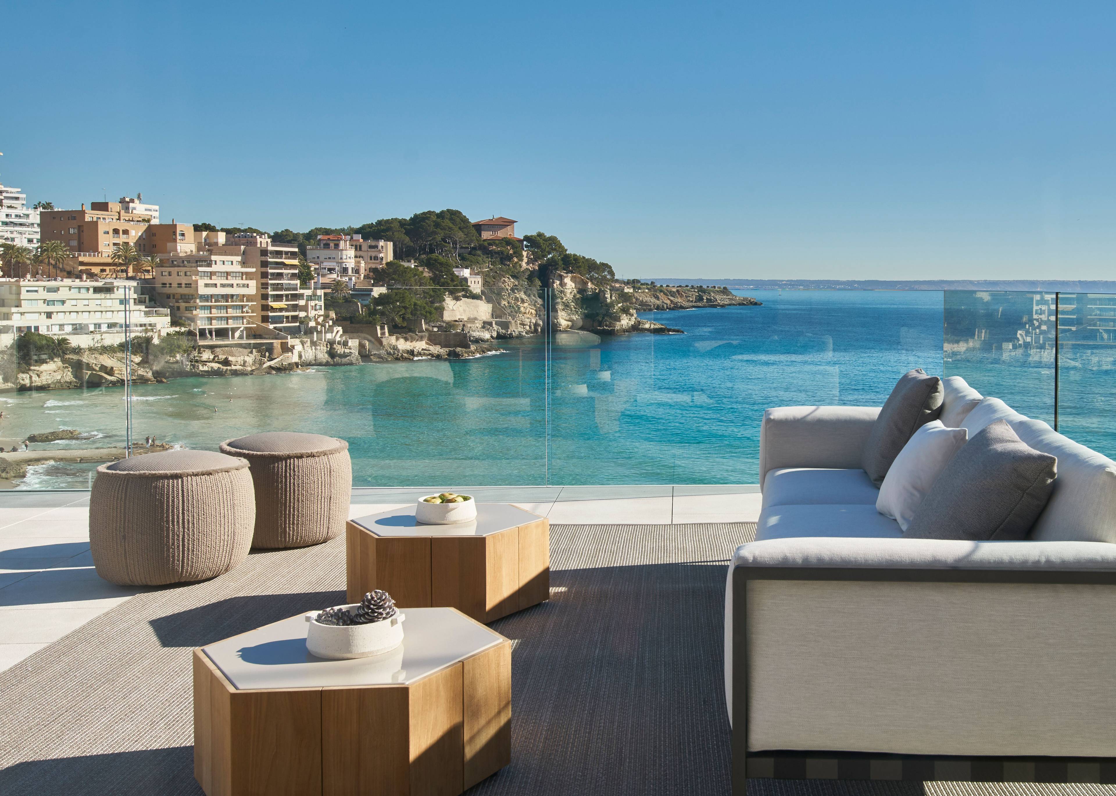 NEWLY BUILT PENTHOUSE BY THE SEA HAS AMAZING VIEWS OF CALA MAYOR
