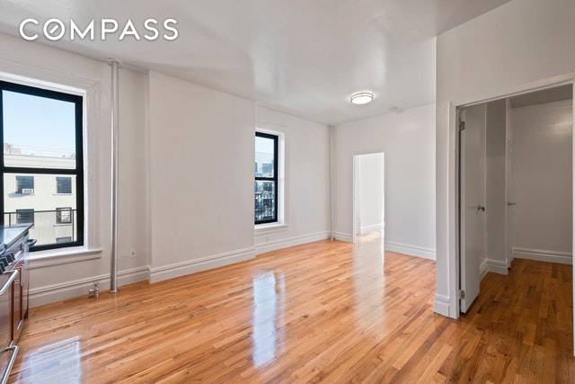 Great location ! Hudson and Perry, a newly renovated corner unit 2 bedroom with a lot of natural sunlight, new hardwood floors, a ton of exposed brick, 9' ceilings, new ...