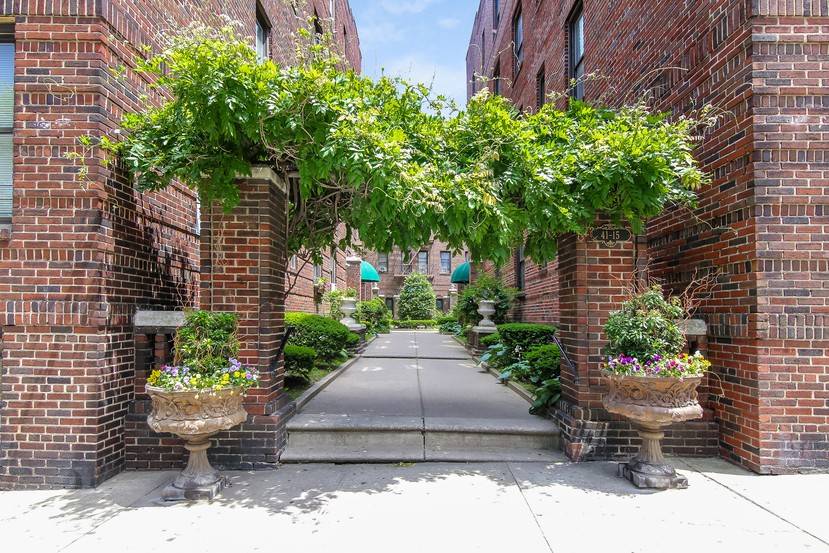 RENT STABILIZED SUNNYSIDE PREWAR 2 BEDROOM WITH GARDEN COURTYARD VIEWS Bright, Pre War Classic 2 Bedroom Home With Garden Courtyard Views, Windowed Eik, Entry Foyer, Oversized Living Room, Close Proximity ...