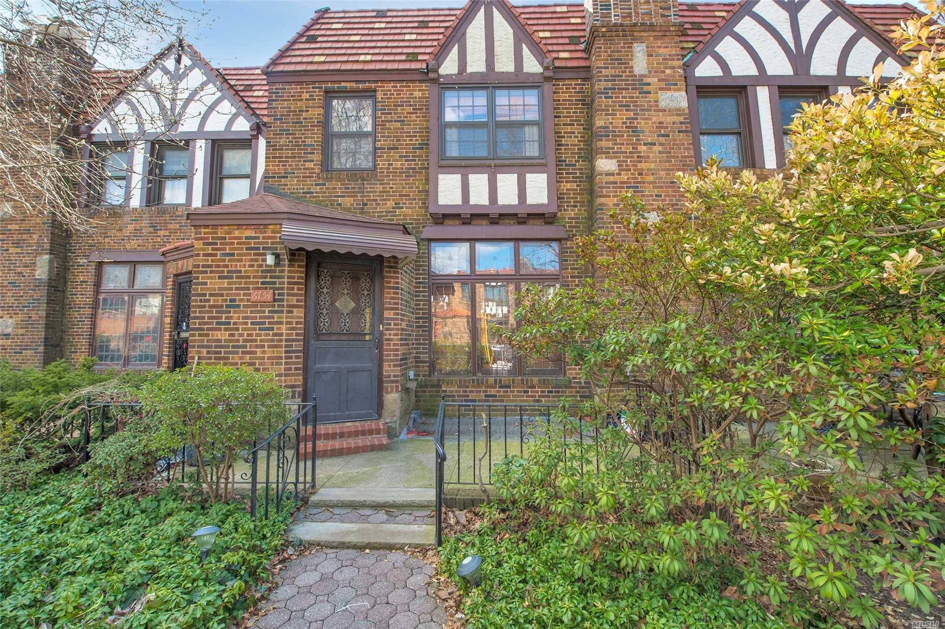 Brick 3 Bedroom Townhouse In The Heart Of Forest Hills On A Quiet Block.