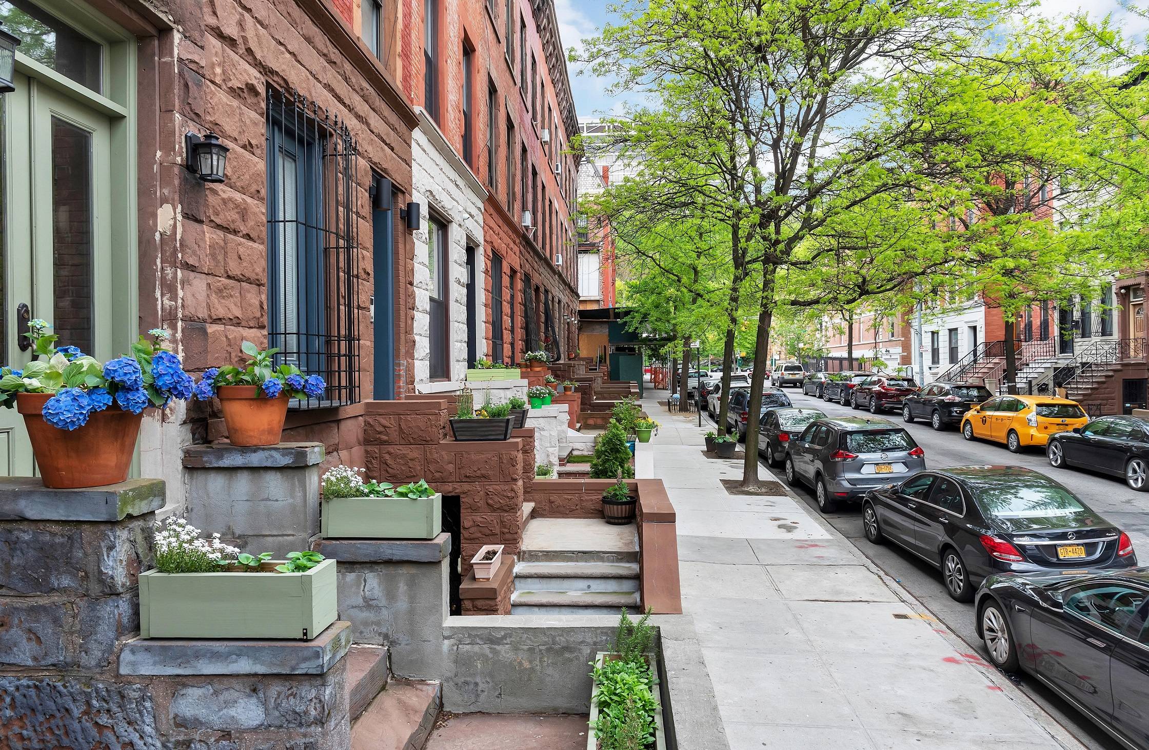 $1.69M Town House Project - 304 West 137th