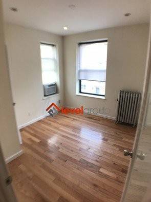 NO FEE, AMAZING UNIT, 8 1 MOVE IN OCCUPIED, SECONDS FROM BROADWAY AND THE A EXPRESS TRAIN !