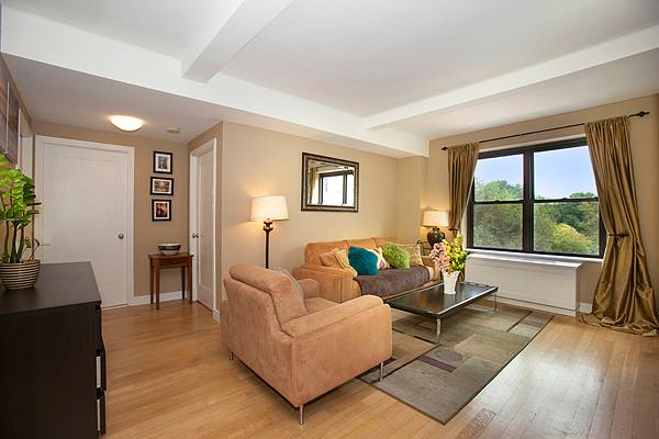 NORTH WEST CORNER TWO BEDROOM CONDO WITH PARK VIEWS! MINT UWS PRE-WAR IN FULL SERVICE BLDG!