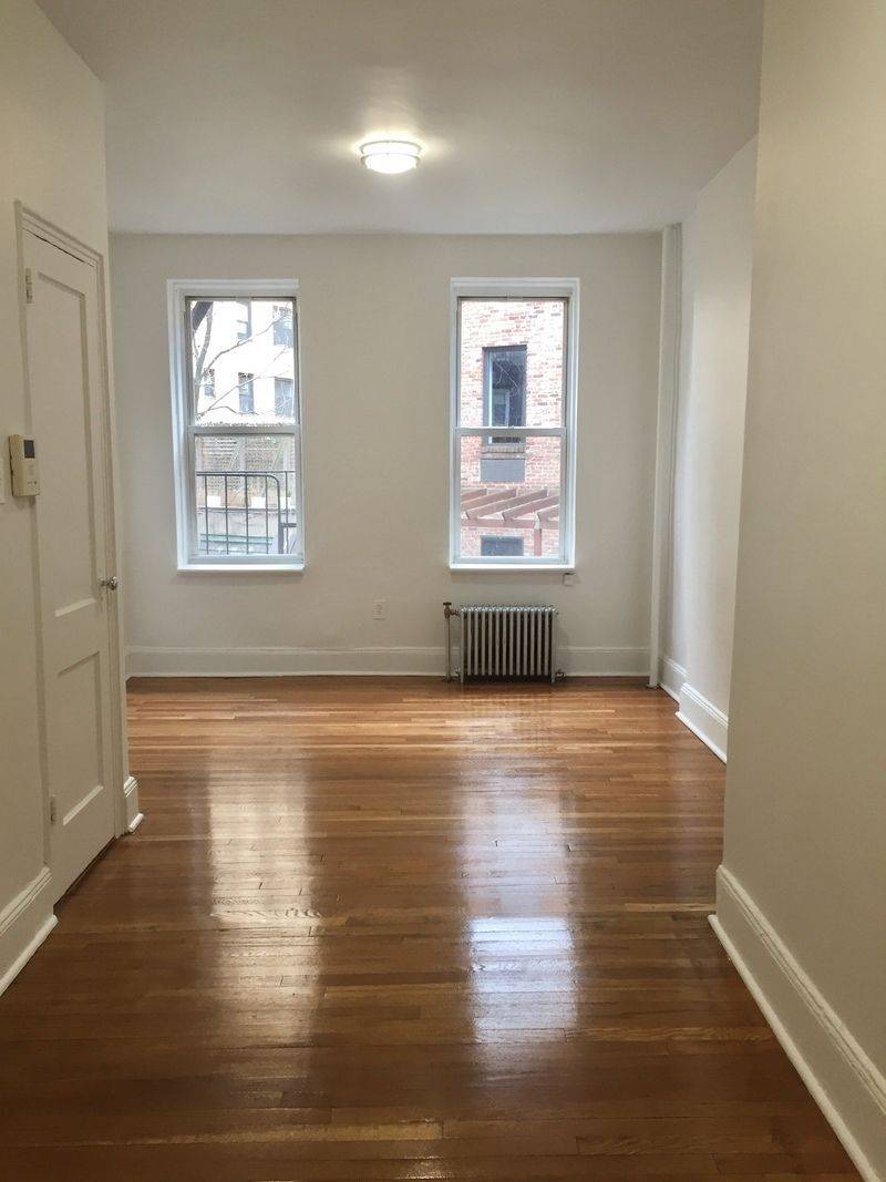 West Village Tree Lined Block - Sunlit Alcove Studio - Newly Renovated - West 4th Street