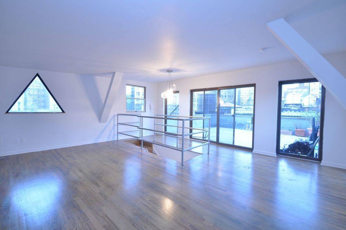 Nomad - Murray Hill - Madison Ave - 4 Bedroom/2 Bath - Must See - Elevator & Doorman Building