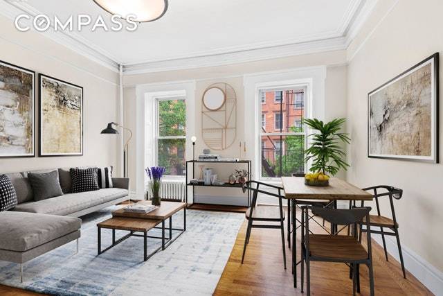 CHELSEA HISTORIC DISTRICT ONE BEDROOM WITH EXTREMELY LOW MAINTENANCE.