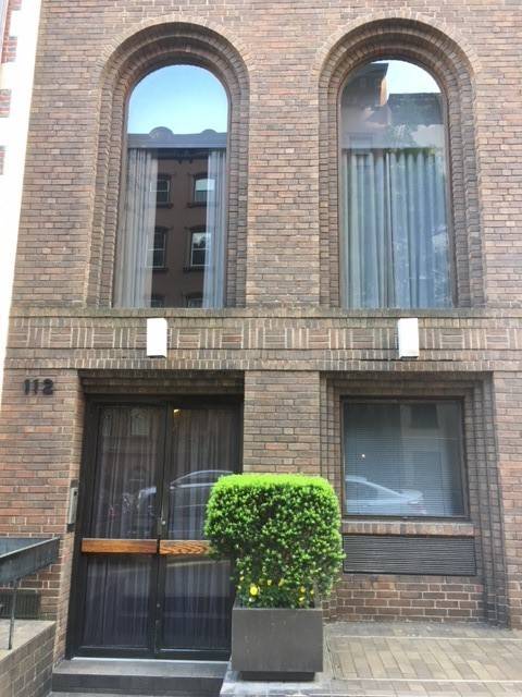 Beautiful spacious 3 bedroom is available in the best location right off PARK AVENUE on a tree line street in Murray Hill.