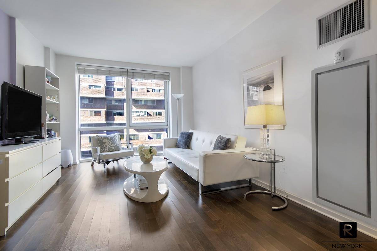 Welcome to Gramercy Starck, a modern, sun filled, well appointed one bedroom conveniently located in one of the best condominiums in Gramercy.
