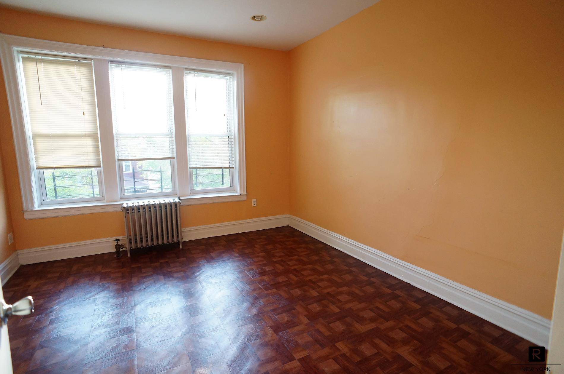 Spacious, Completely Sun Drenched 3BR Office Convertible 4 Bedroom in Prime Bensonhurst Gravesend !