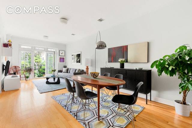 Tucked away on lovely, tree lined Bergen Street within the heart of historic Boerum Hill, 3B at Park Slope Court offers an enviable combination of convenience and modern living.