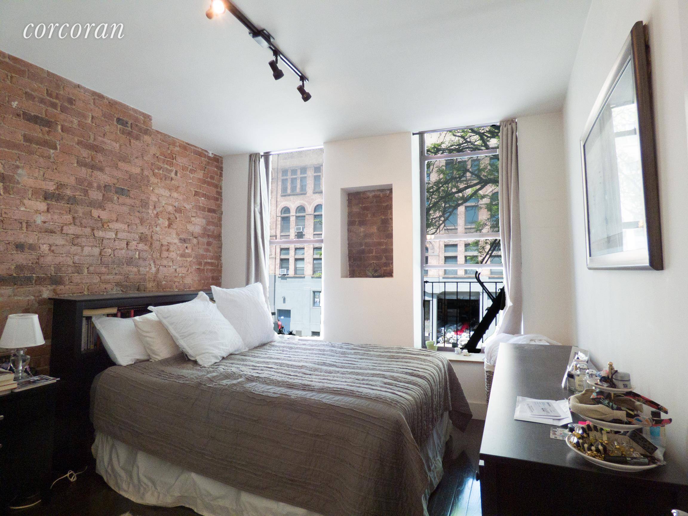Renovated One Bedroom plus office in prime Boerum Hill !