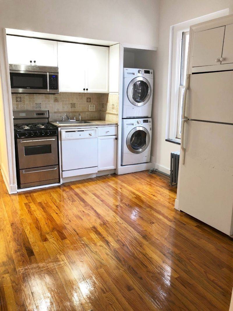Spacious 4 Bedroom Located in West Village - Washer/Dryer In Unit - Washington Sq Park - West 4th Street Subway/Path Trains