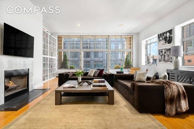 This large, three bedroom, two bathroom TriBeCa loft occupies the entire 8th Floor of a boutique condominium at 354 Broadway between Leonard and Franklin Streets.