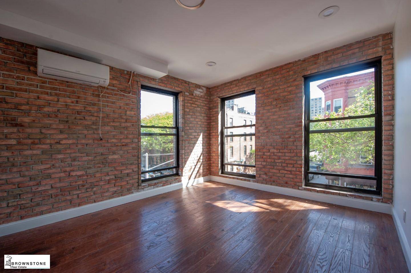 This is a gorgeous triplex located in the heart of Boerum Hill.