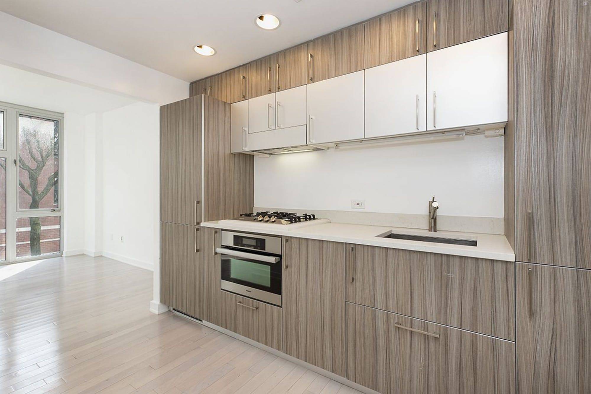 No Brokers Fee Truly in heart of Williamsburg, Brooklyn Williamsburg Social offers luxury living at its best.
