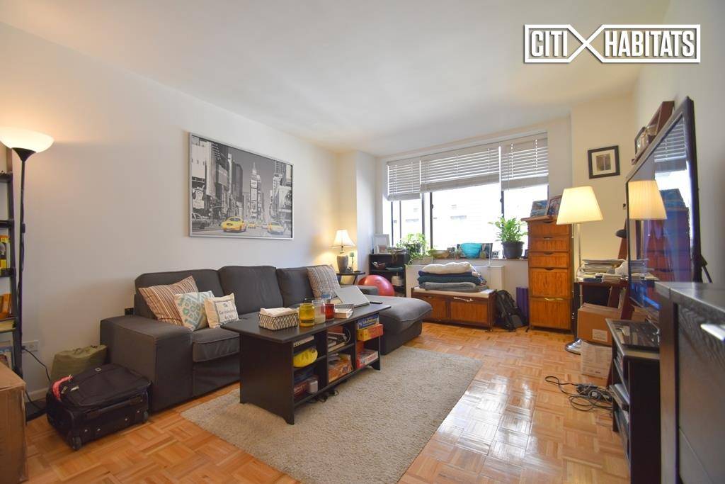 130 West 79th Street Spacious, NEW one bedroom in a full service building boasts affordability, a renovated and fully equipped kitchen with STAINLESS STEEL appliances including a DISHWASHER amp ; ...