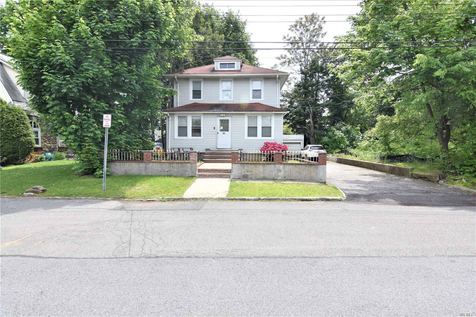 35 Yosemite Ave is a multi family home in White Plains NY 10607.