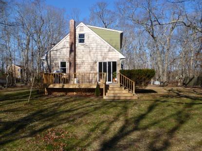 Priced to Sell, 3 Bedroom, 2 Bath Cottage on .75 Acre - East Hampton - Springs