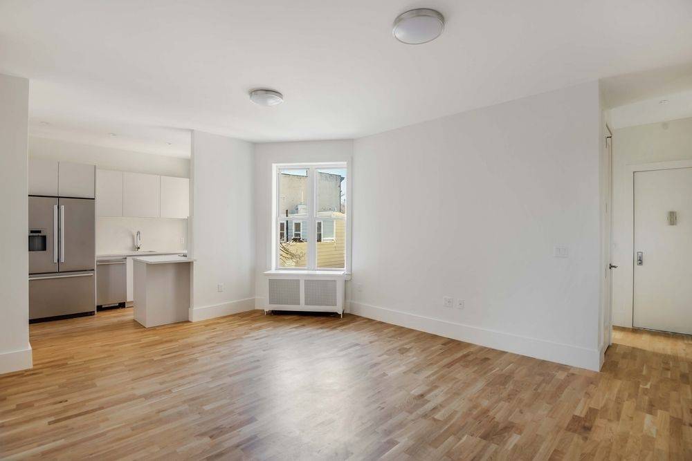 Beautiful newly renovated 2 Bedroom in the heart of Clinton Hill!