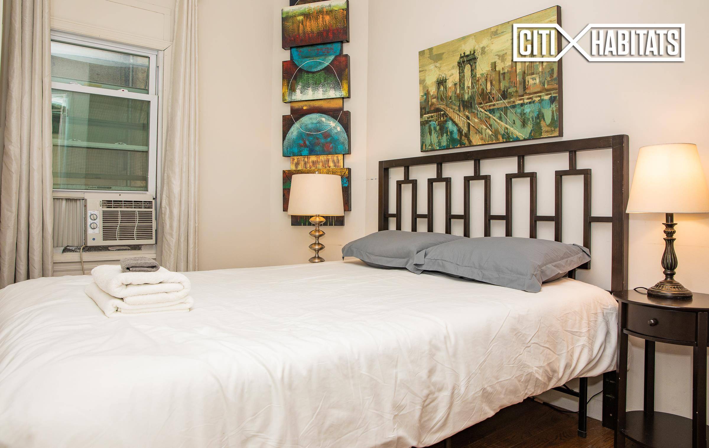 Stay in this beautiful short term furnished apartment, just minutes from Times Square !